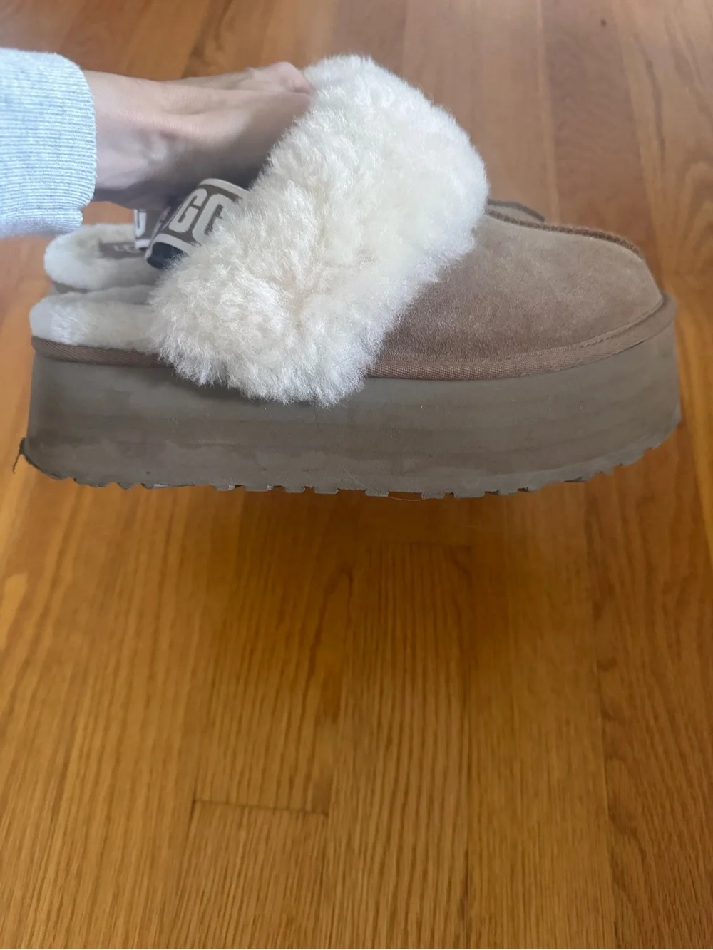 UGG Funkette Platform Mules